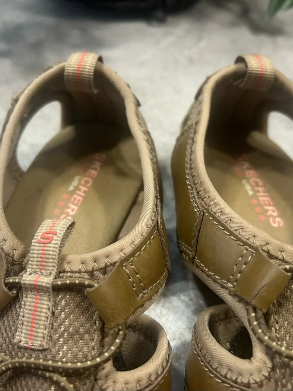 Skechers Bikers  Women’s  Size 10 Olive/Tan Closed-Toe Fisherman Sandals